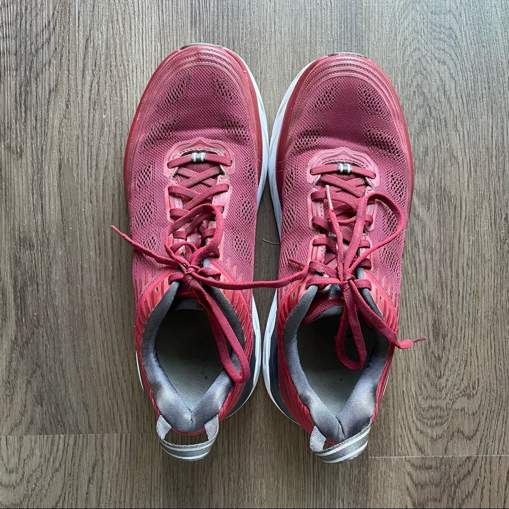 HOKA- Bondi 6 Maroon Size 10